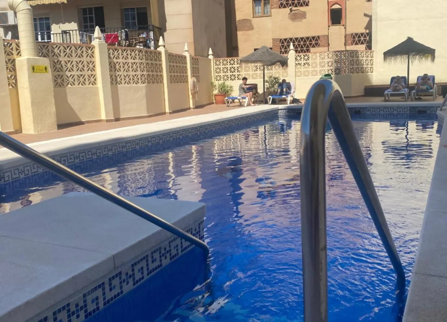Seaside Haven: Central Fuengirola Apartment with Terrace