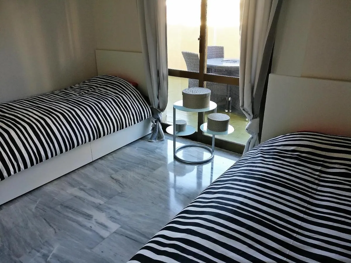 Seaside Haven: Central Fuengirola Apartment with Terrace