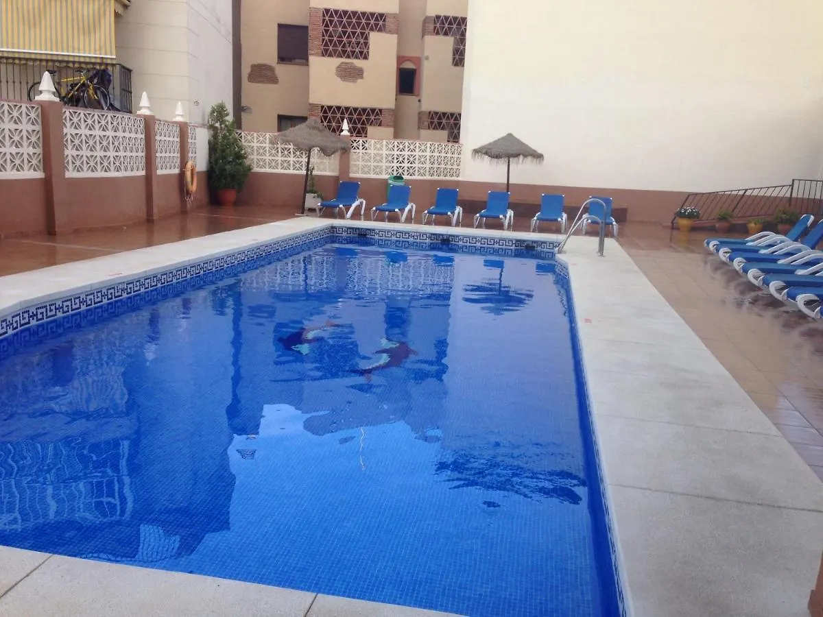 Seaside Haven: Central Fuengirola Apartment with Terrace 0*,